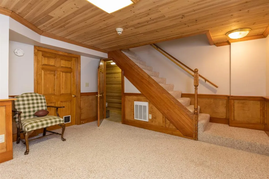 30 Goss Road North Hampton NH 03862