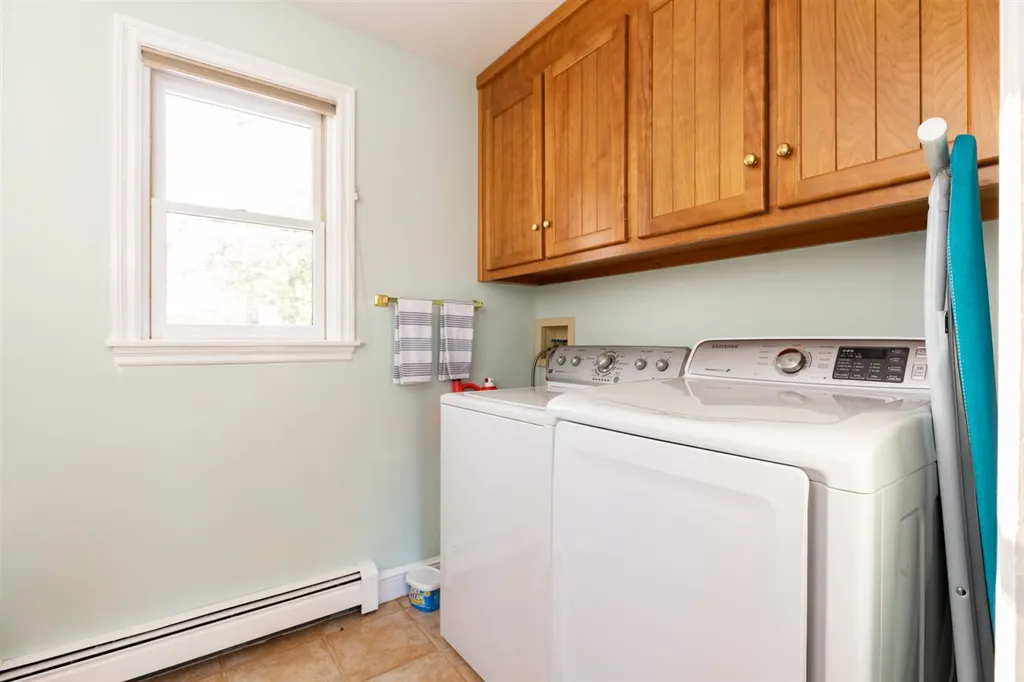 30 Goss Road North Hampton NH 03862