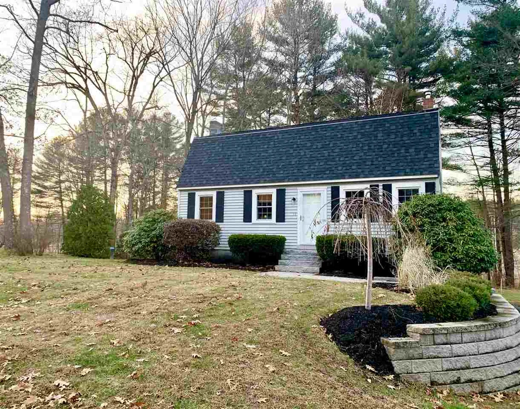 12 Paul Avenue Derry NH 03038