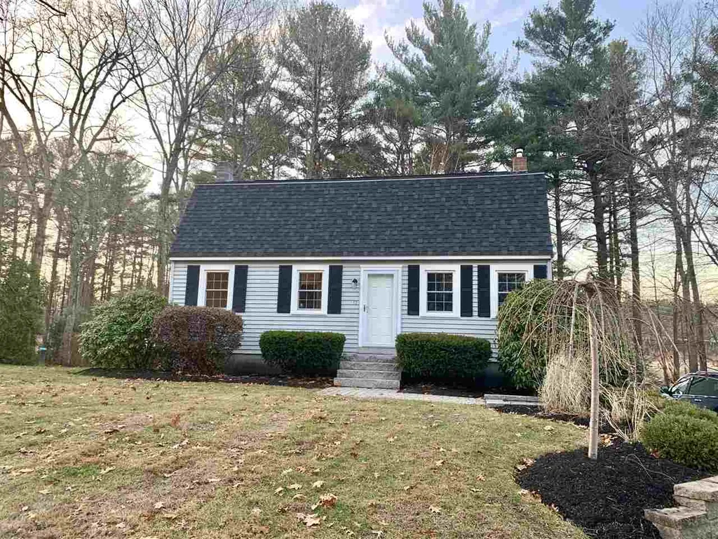 12 Paul Avenue Derry NH 03038