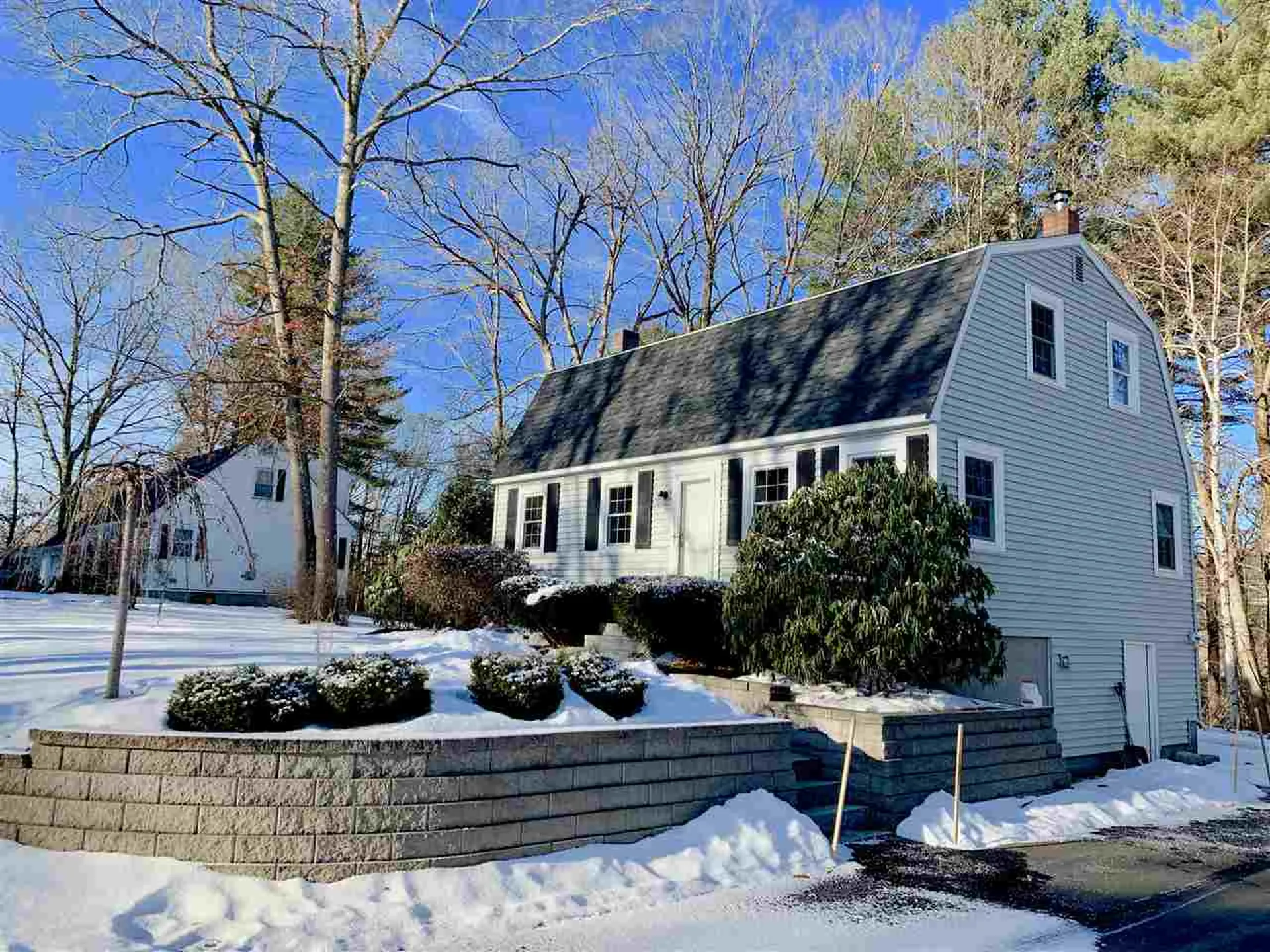 12 Paul Avenue Derry NH 03038