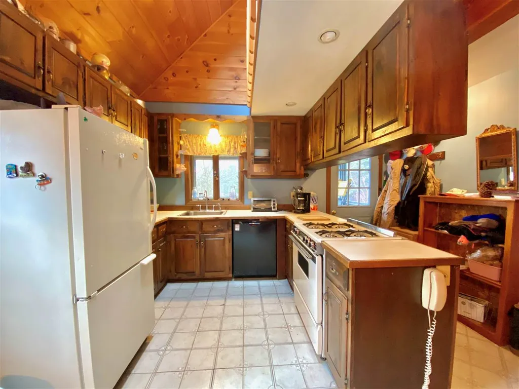 88 Atwood Road Wilmot NH 03287