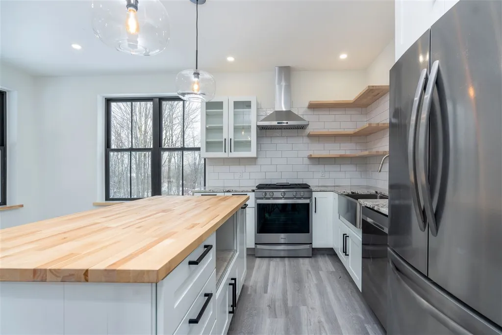 82 Hill Street Stowe VT 05672