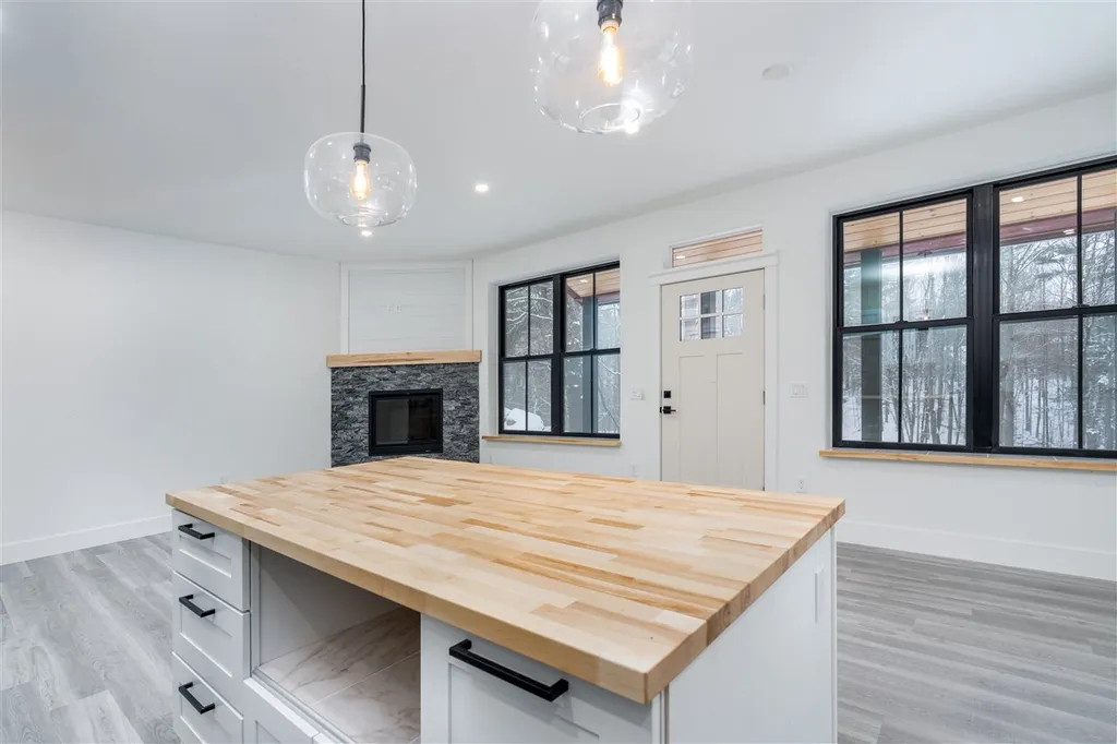82 Hill Street Stowe VT 05672