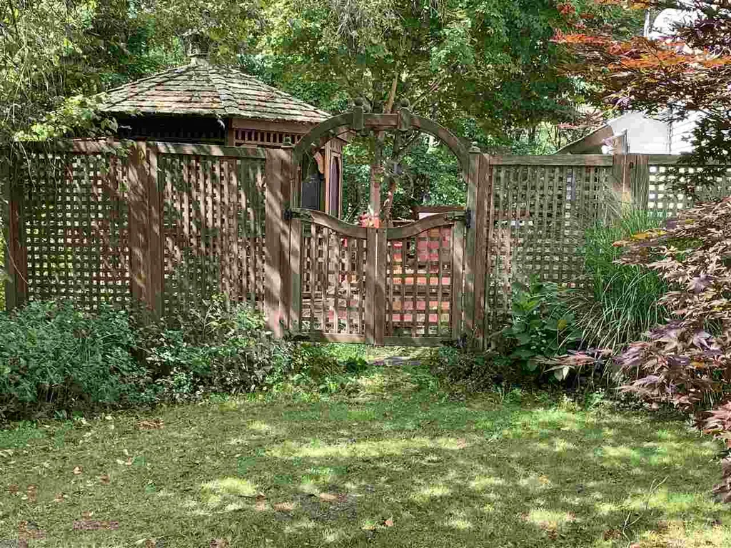 445 Creed Hill Road Pittsford VT 05763