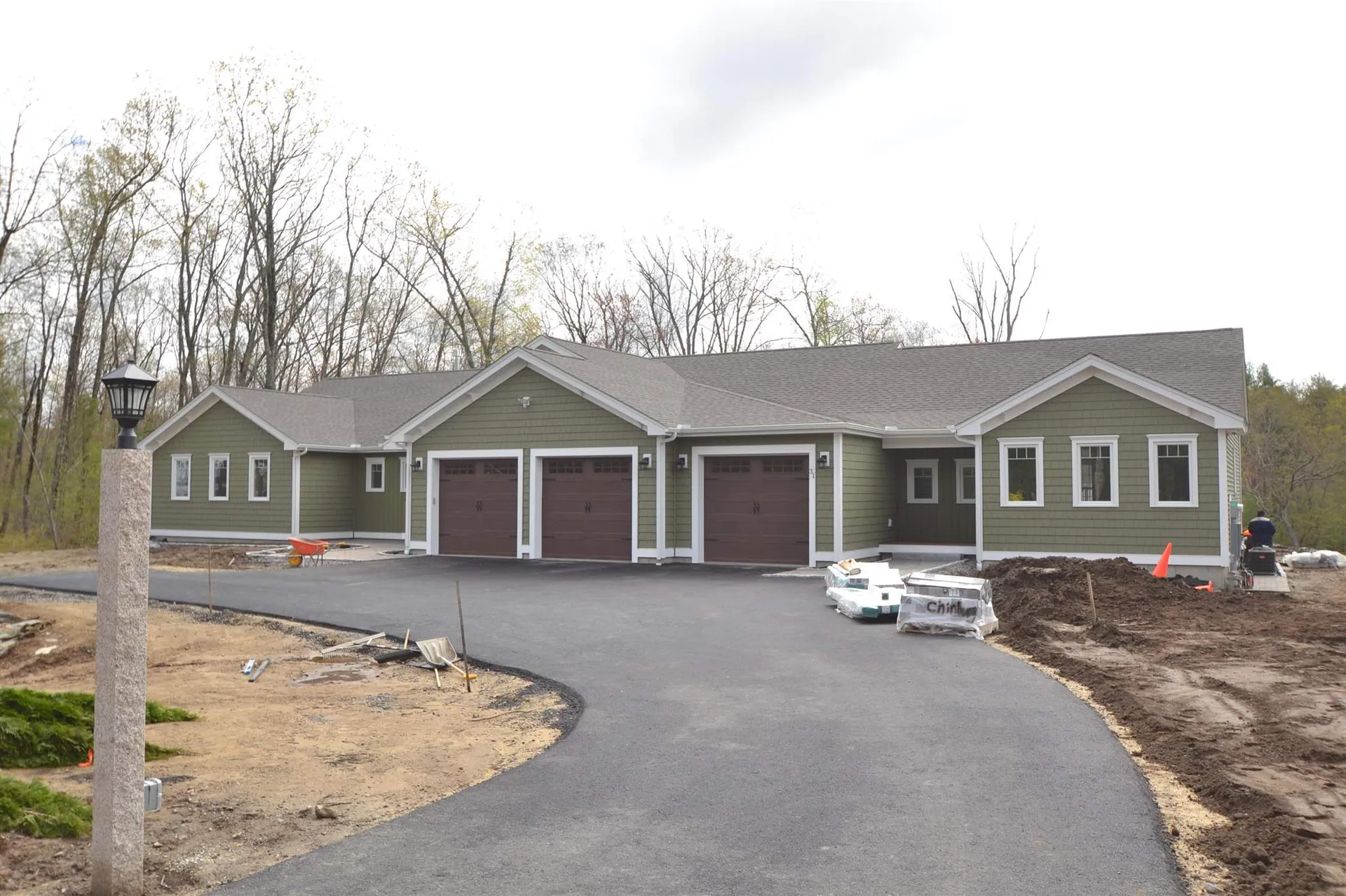31 Clover Lane Londonderry NH 03053