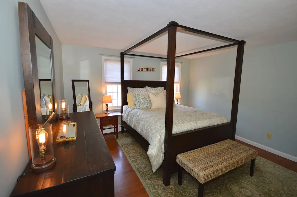 31 Rolling Ridge Road Londonderry NH 03053