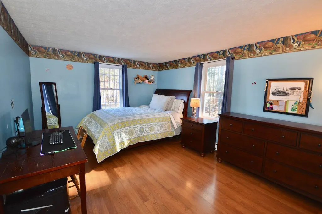 31 Rolling Ridge Road Londonderry NH 03053