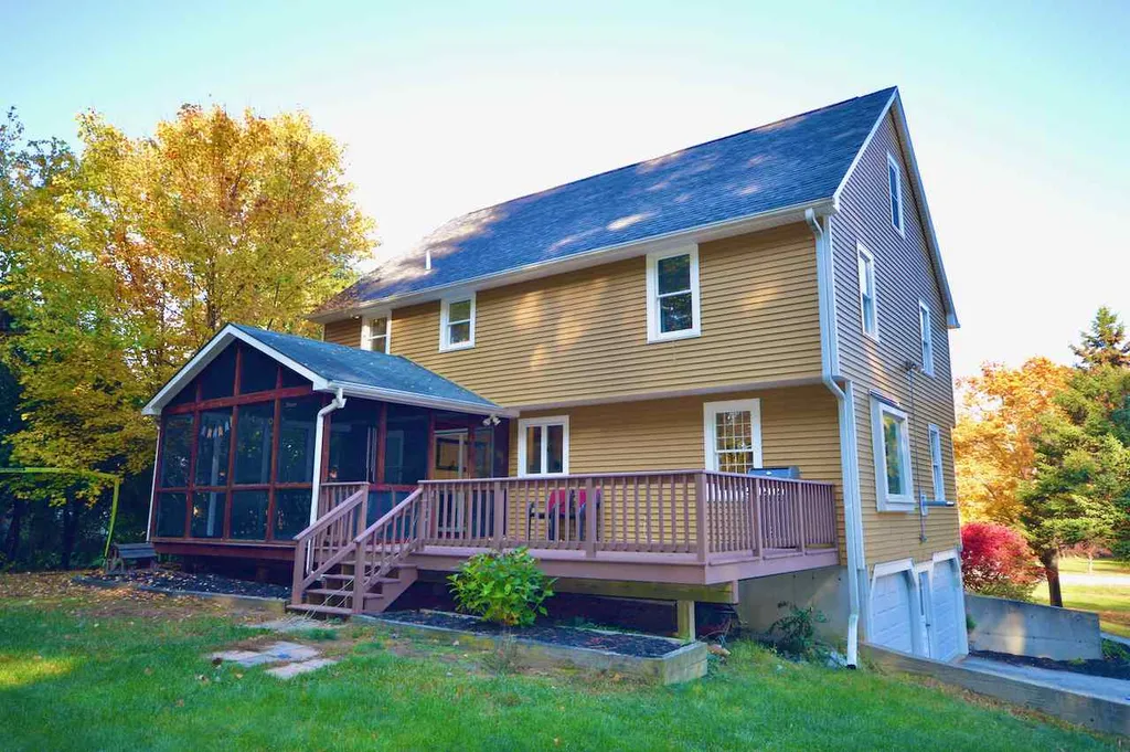 31 Rolling Ridge Road Londonderry NH 03053