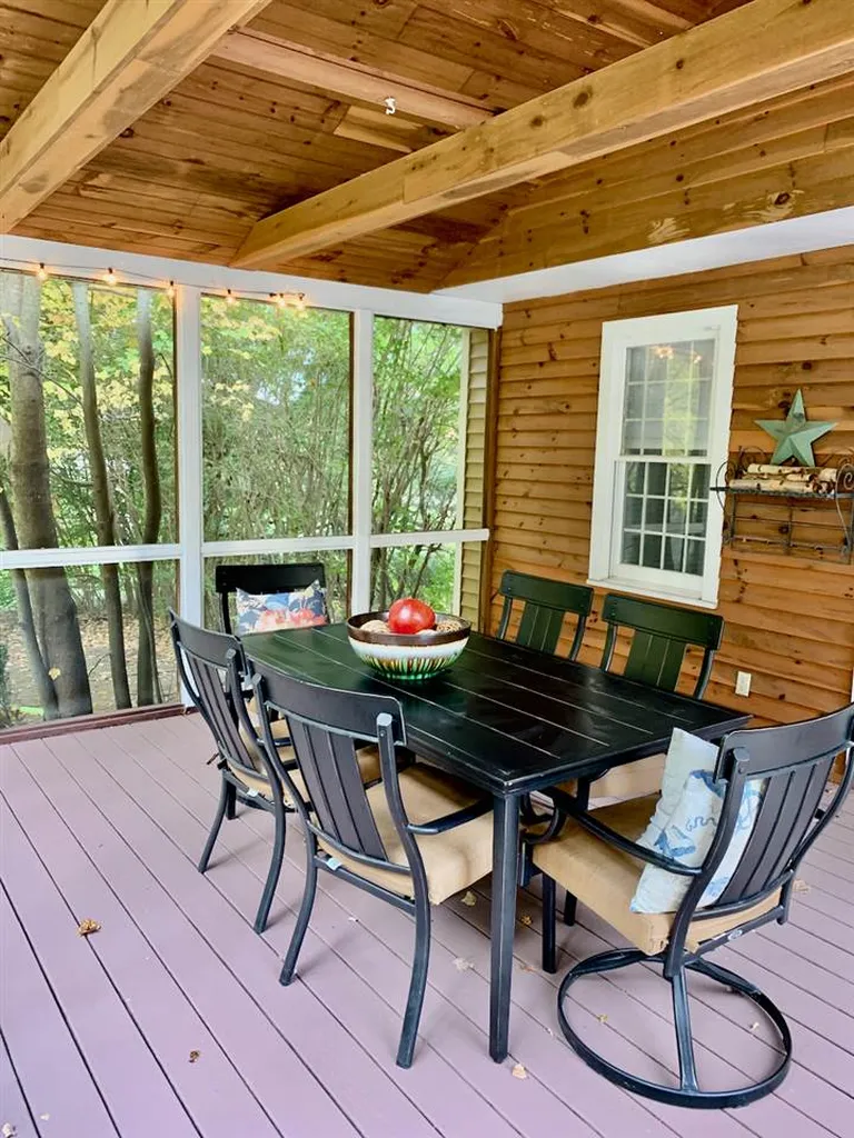 31 Rolling Ridge Road Londonderry NH 03053
