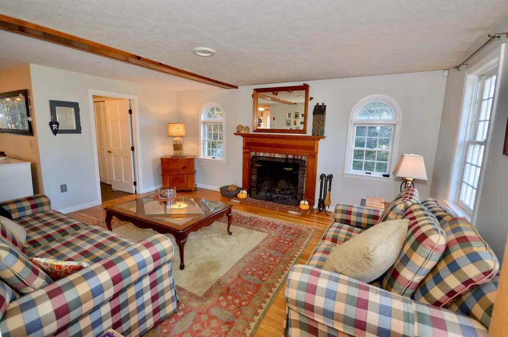 31 Rolling Ridge Road Londonderry NH 03053
