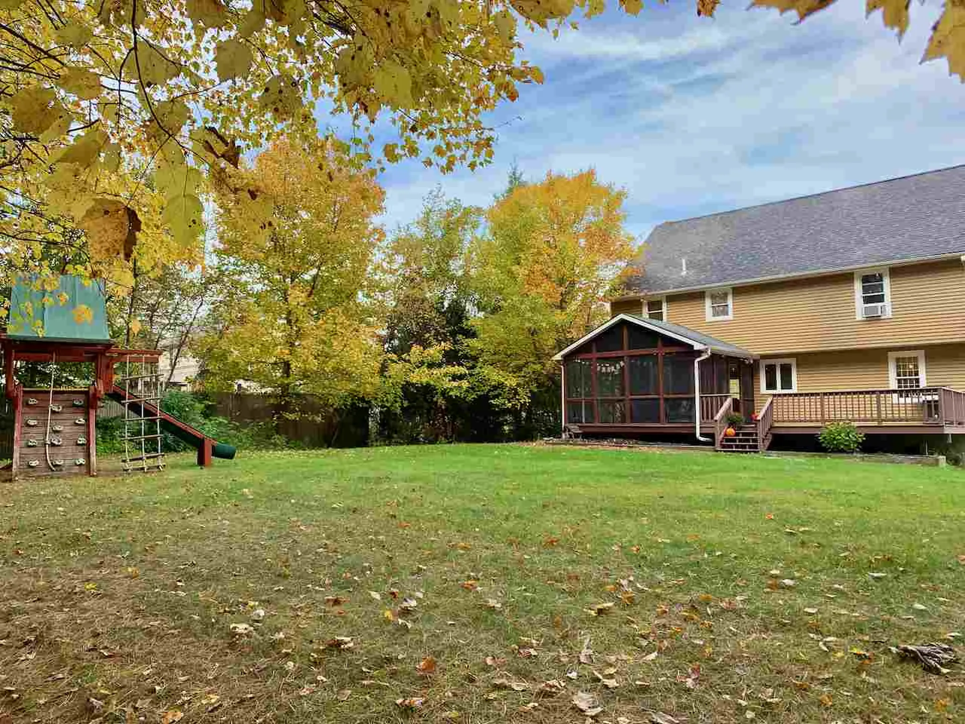 31 Rolling Ridge Road Londonderry NH 03053
