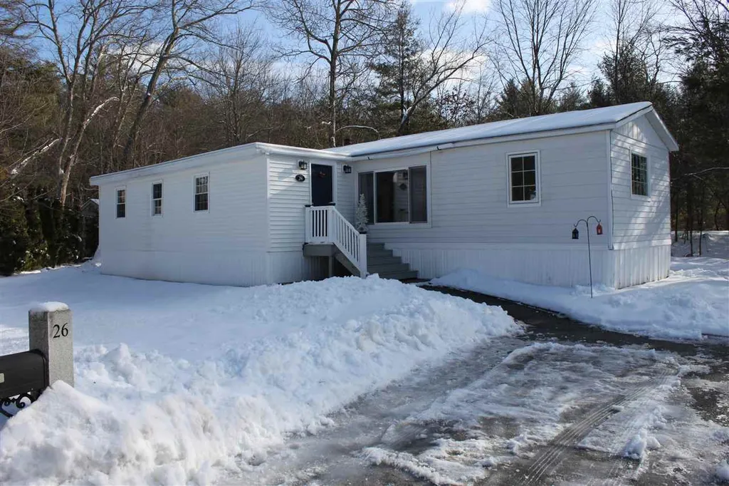 26 Ponderosa Avenue Nashua NH 03062
