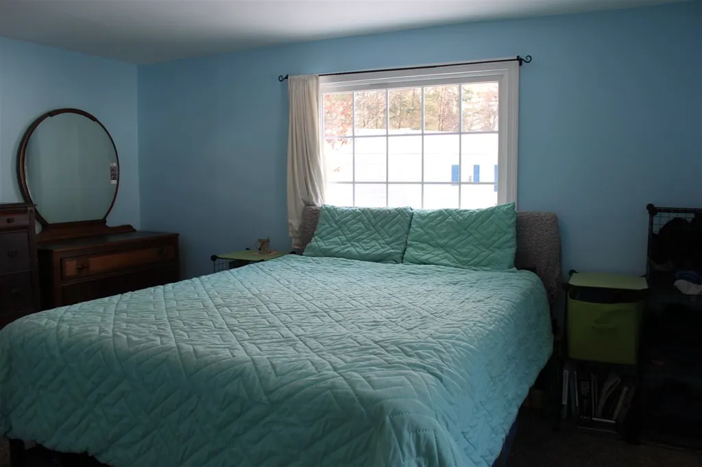 26 Ponderosa Avenue Nashua NH 03062