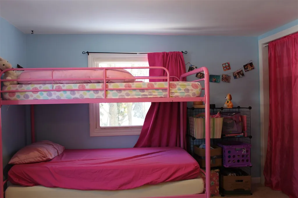 26 Ponderosa Avenue Nashua NH 03062