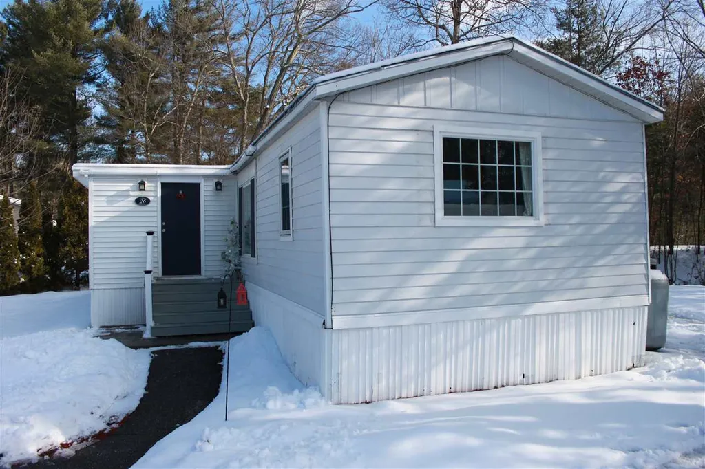26 Ponderosa Avenue Nashua NH 03062