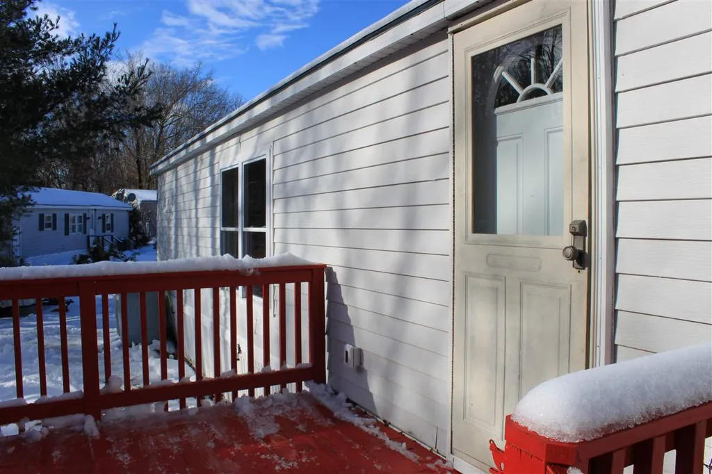 26 Ponderosa Avenue Nashua NH 03062