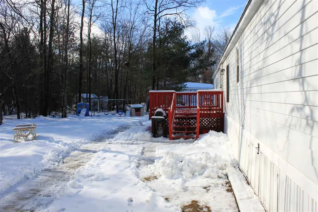 26 Ponderosa Avenue Nashua NH 03062