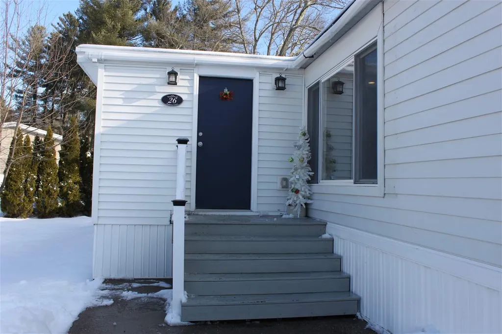 26 Ponderosa Avenue Nashua NH 03062