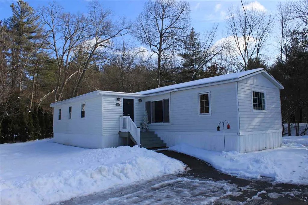 26 Ponderosa Avenue Nashua NH 03062