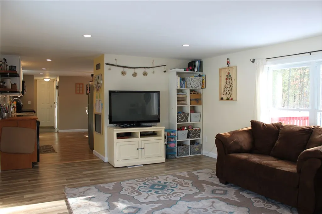 26 Ponderosa Avenue Nashua NH 03062
