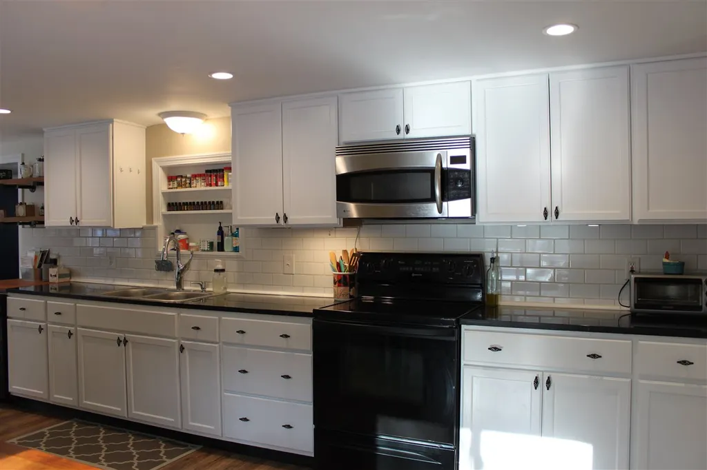26 Ponderosa Avenue Nashua NH 03062