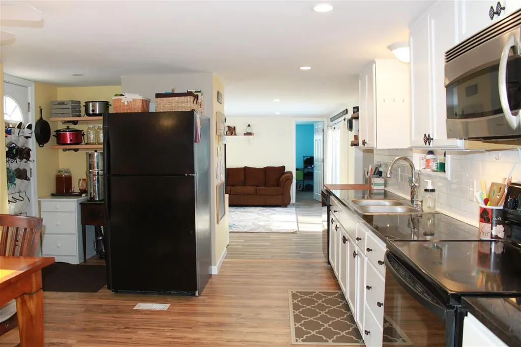 26 Ponderosa Avenue Nashua NH 03062