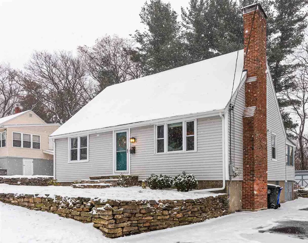 89 Seames Drive Manchester NH 03103