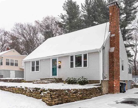 89 Seames Drive Manchester NH 03103