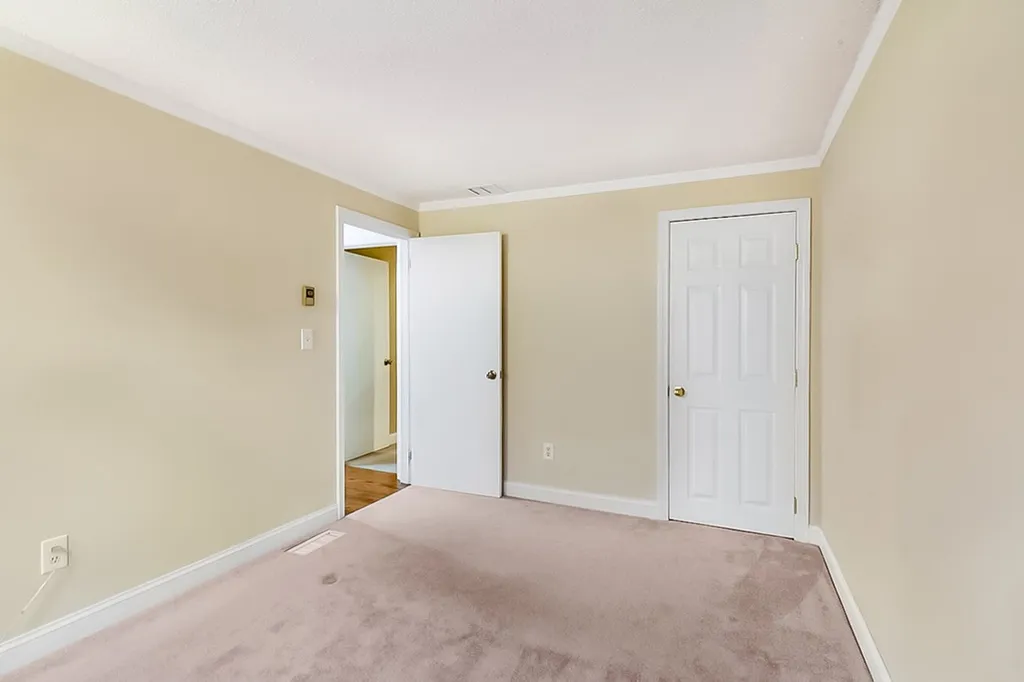 14 Huckleberry Road Raymond NH 03077