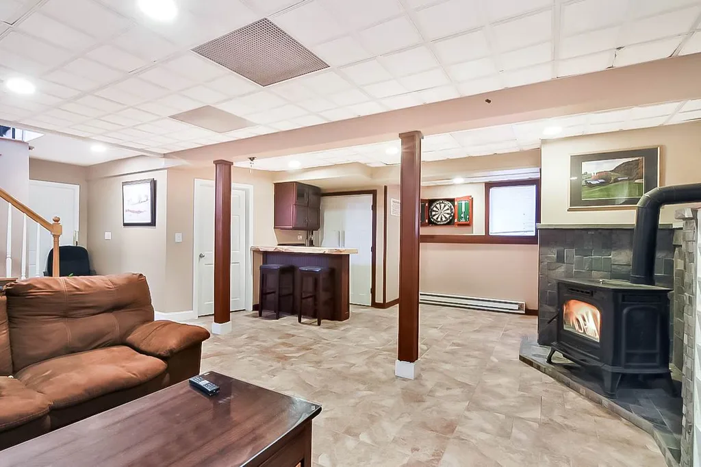 14 Huckleberry Road Raymond NH 03077