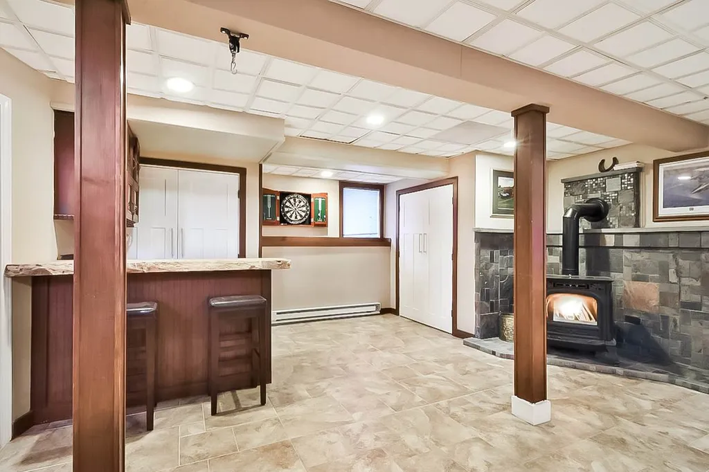 14 Huckleberry Road Raymond NH 03077