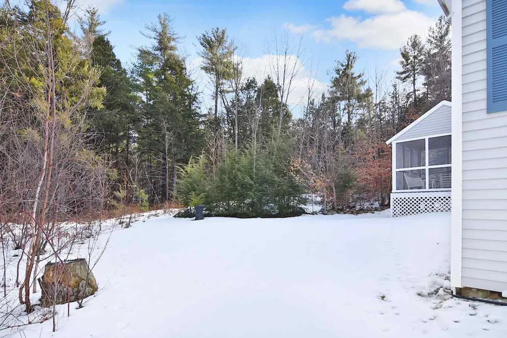 14 Huckleberry Road Raymond NH 03077