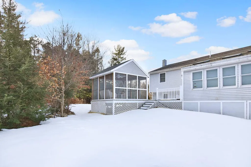 14 Huckleberry Road Raymond NH 03077