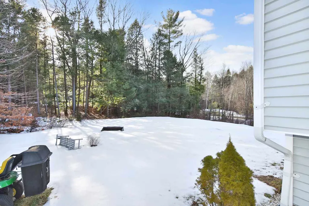 14 Huckleberry Road Raymond NH 03077