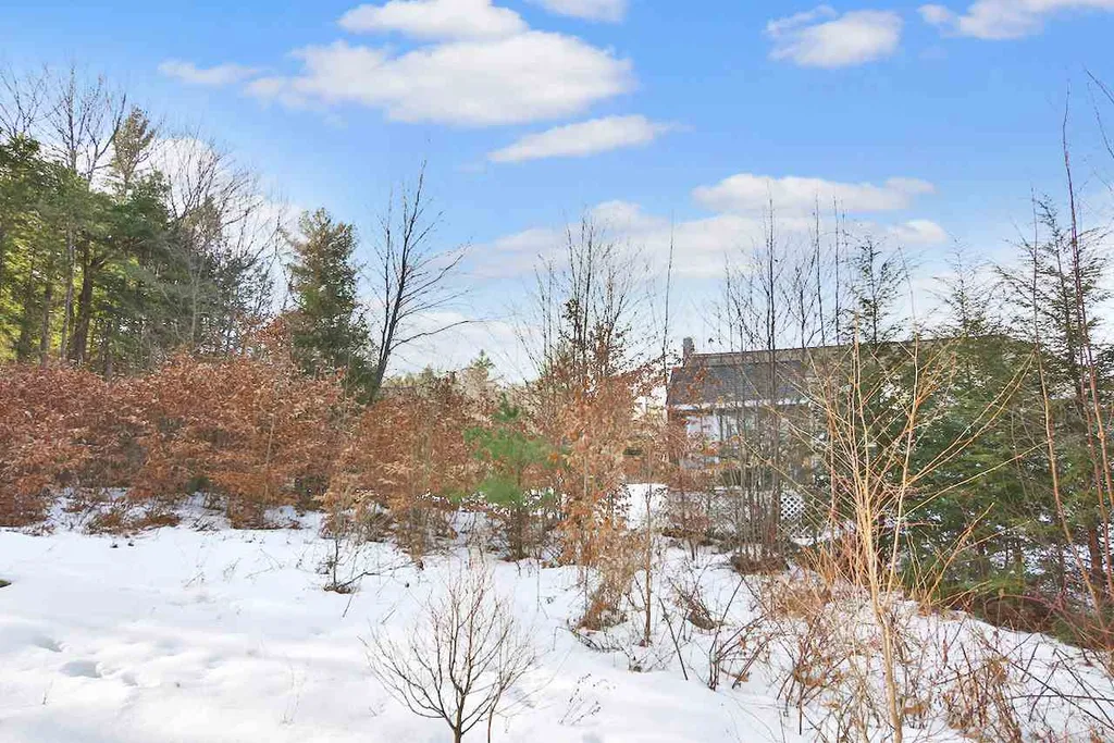 14 Huckleberry Road Raymond NH 03077