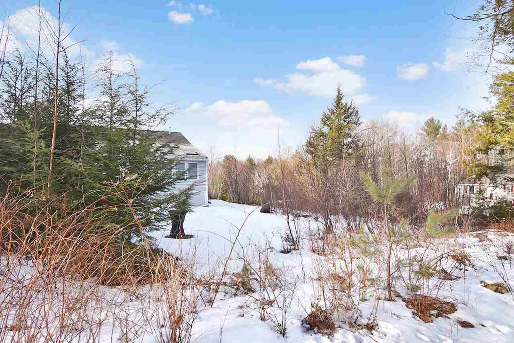 14 Huckleberry Road Raymond NH 03077
