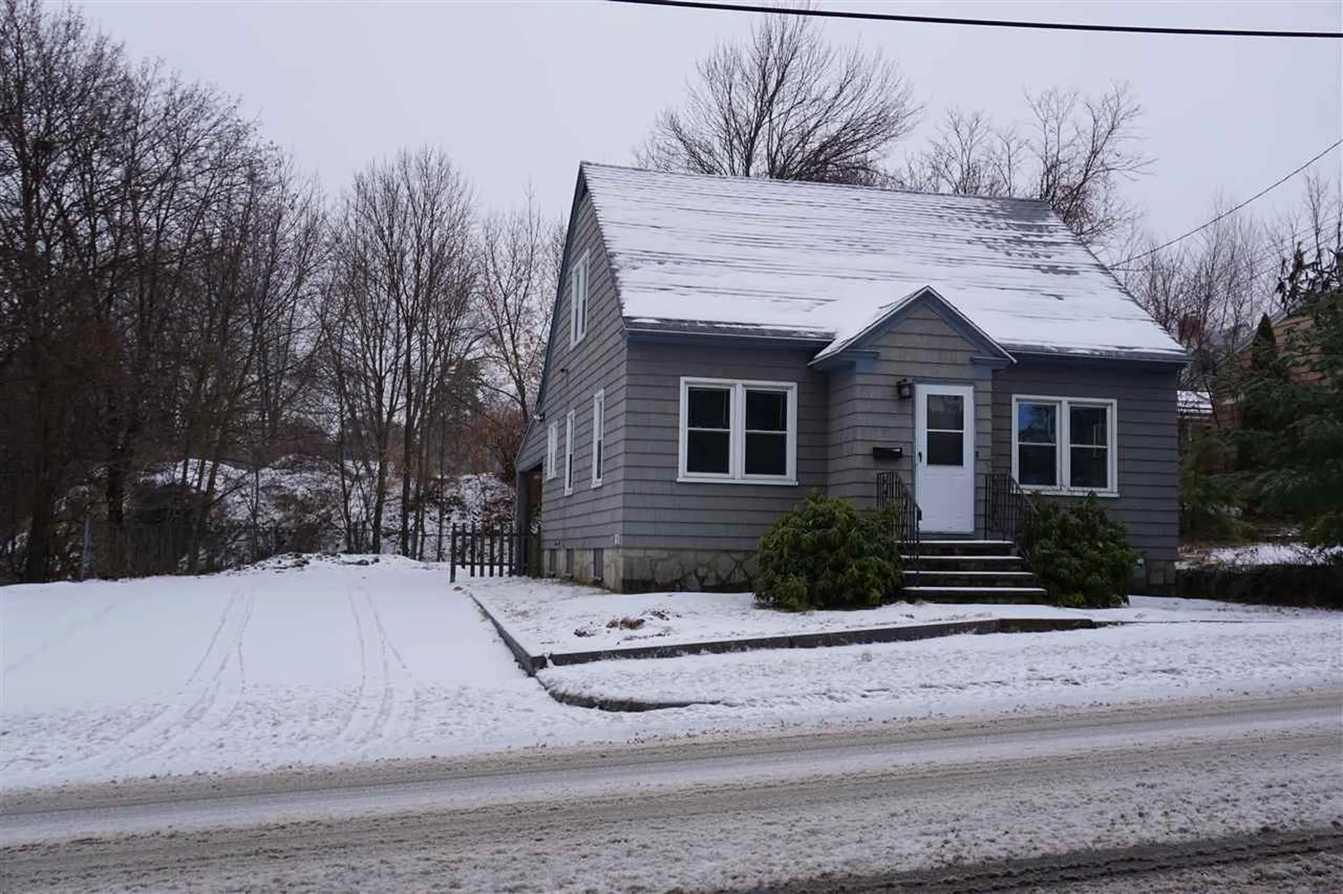 593 Kelley Street Manchester NH 03102
