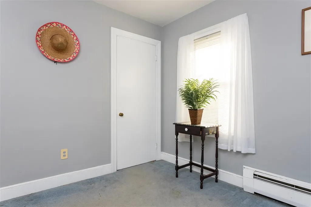 4 Yvonne Street Rochester NH 03867