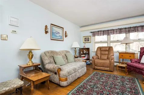 4 Yvonne Street Rochester NH 03867