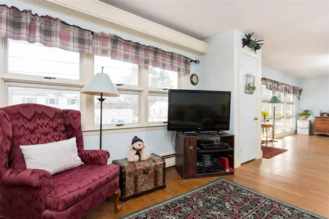 4 Yvonne Street Rochester NH 03867