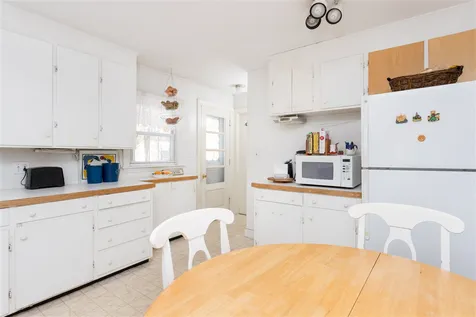 4 Yvonne Street Rochester NH 03867