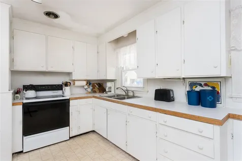 4 Yvonne Street Rochester NH 03867
