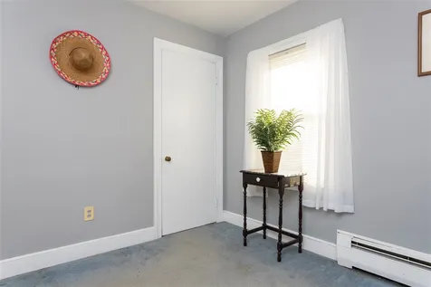 4 Yvonne Street Rochester NH 03867