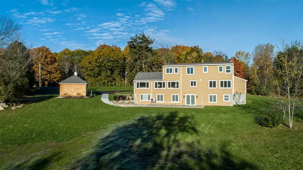 987 Alewive Road Kennebunk ME 04043