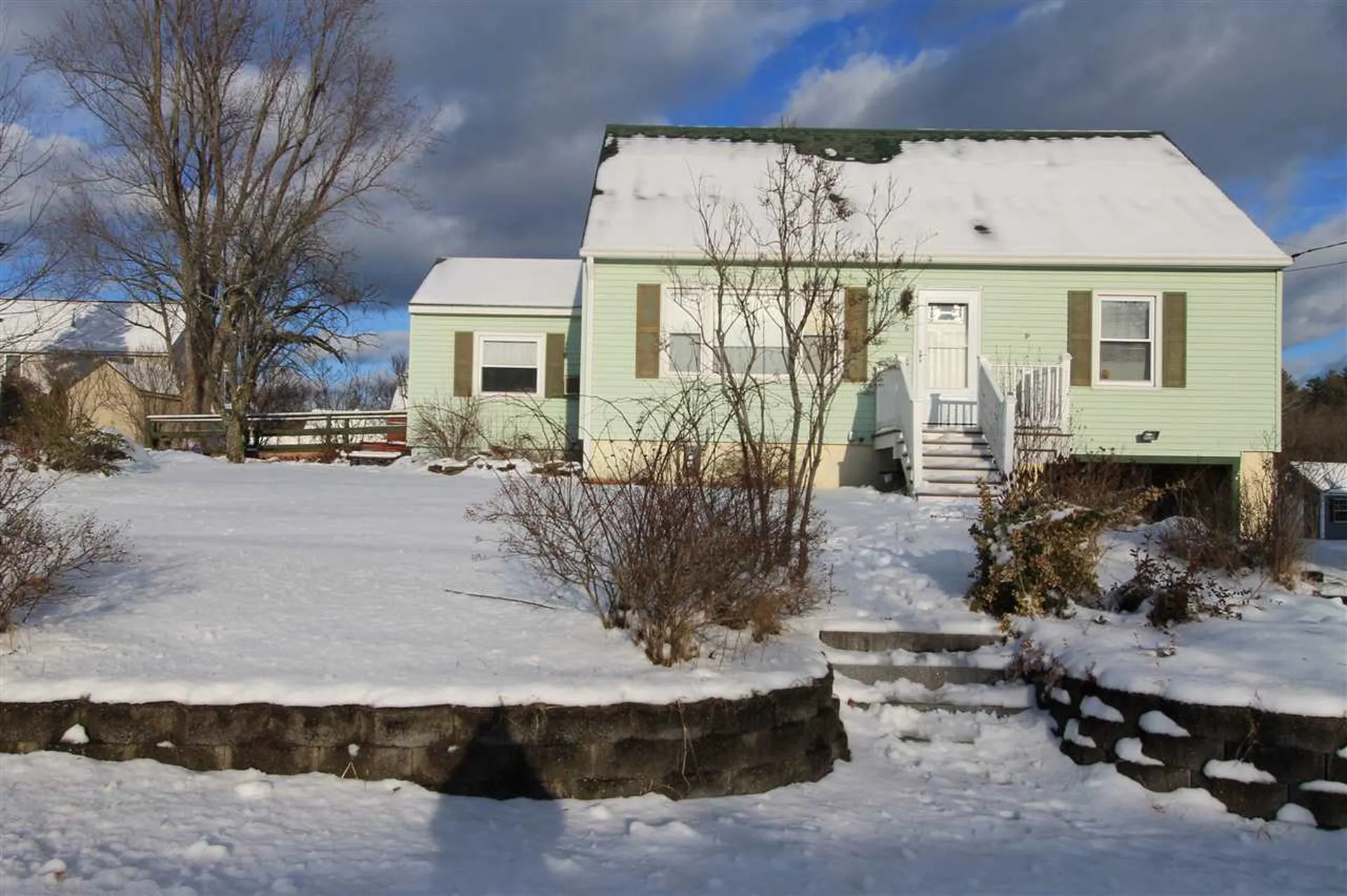 6 Tessier Street Hudson NH 03051