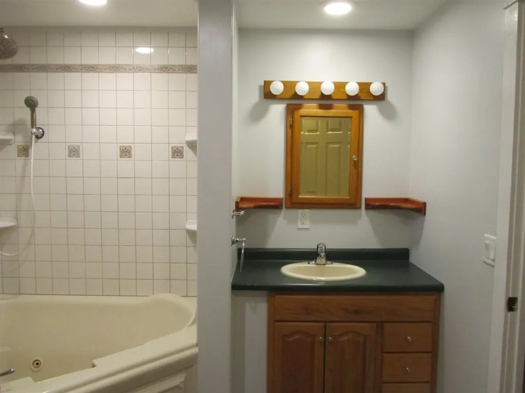 100 Owls Hill Road Westmoreland NH 03467