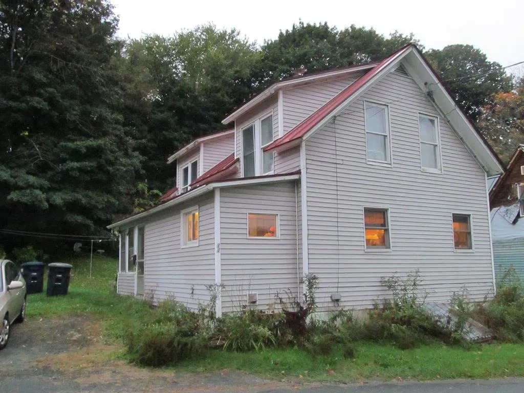 11 Maple Street Windsor VT 05089
