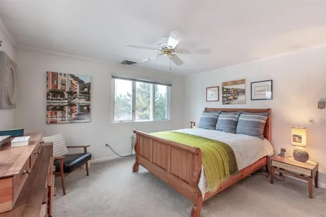26 Hilltop Place New London NH 03257