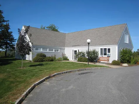 26 Hilltop Place New London NH 03257